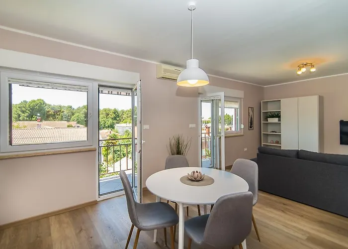 Lili Διαμέρισμα Πόρετς